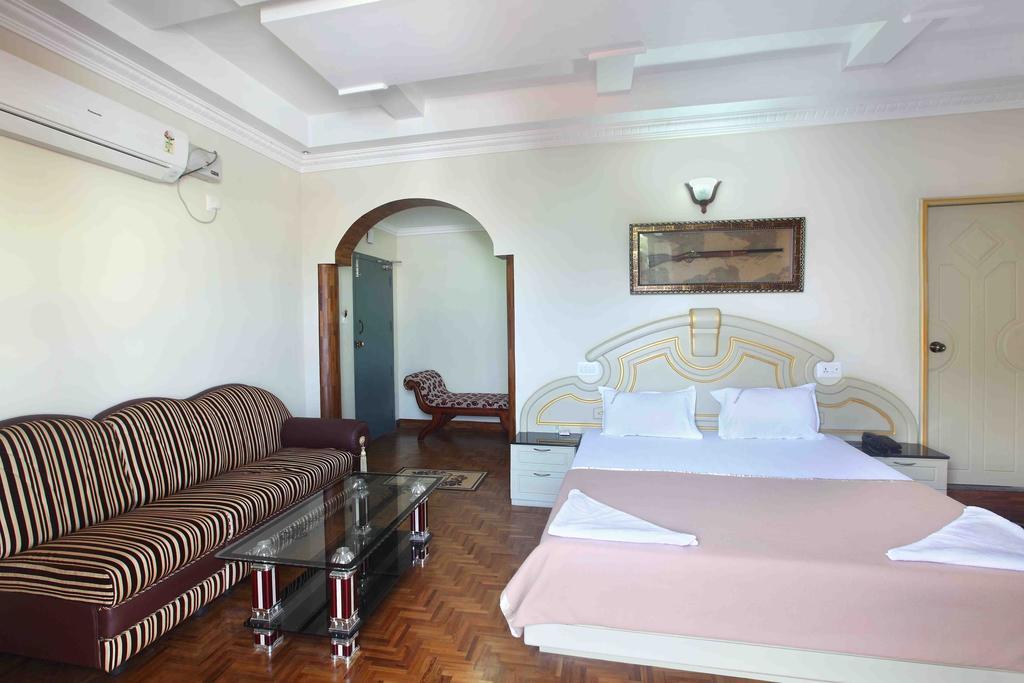 Hotel Chithra Kanyakumari Exteriör bild