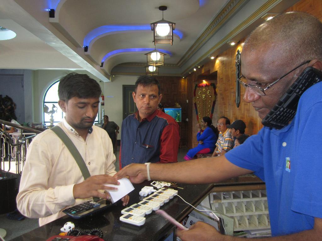 Hotel Chithra Kanyakumari Exteriör bild