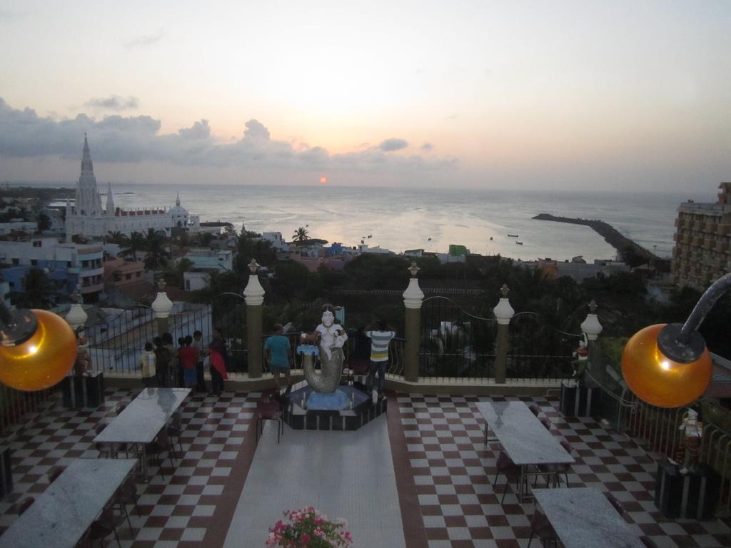 Hotel Chithra Kanyakumari Exteriör bild