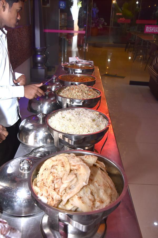 Hotel Chithra Kanyakumari Exteriör bild