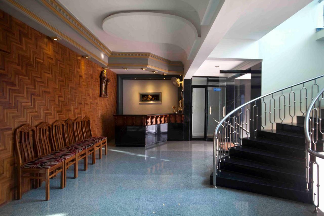 Hotel Chithra Kanyakumari Exteriör bild